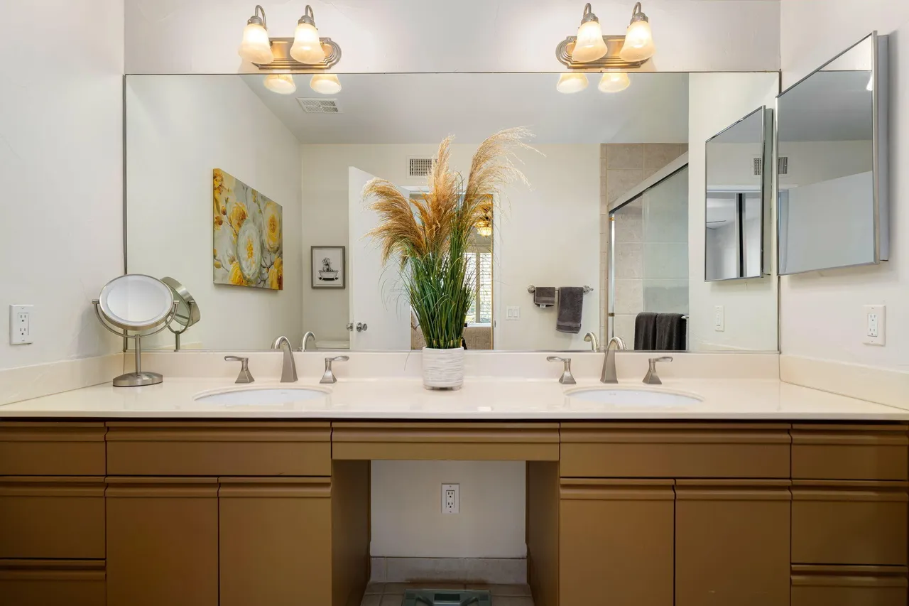 Bathroom, double vanity